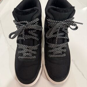 KIZIK Black Hightop Boots Shoes